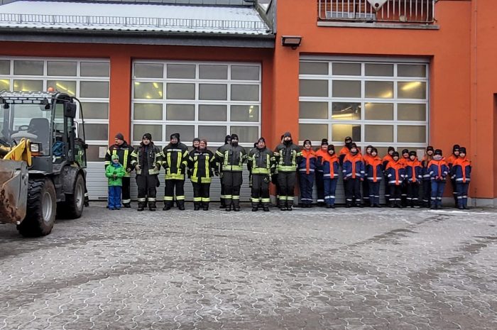 Weihnachtsbaumaktion der Jugendfeuerwehr Helsa