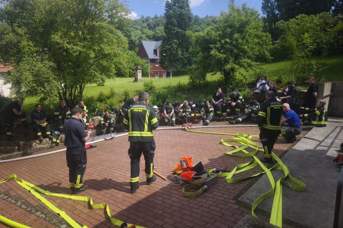 Atemschutzseminar der Feuerwehr Helsa